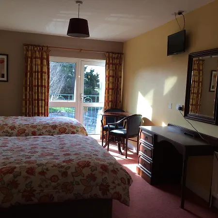 Glenmore House לינה וארוחת בוקר סוורדס