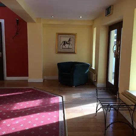 Glenmore House 3* Swords