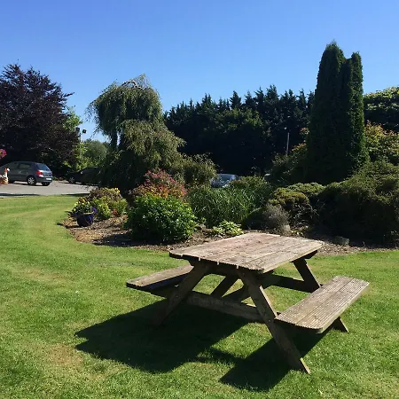 לינה וארוחת בוקר Glenmore House