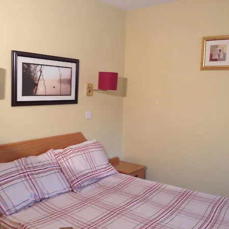 Glenmore House סוורדס