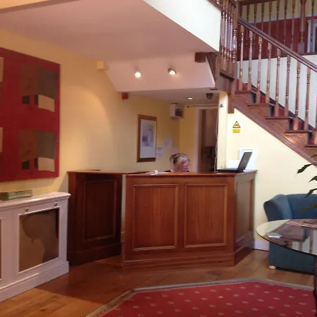 לינה וארוחת בוקר Glenmore House