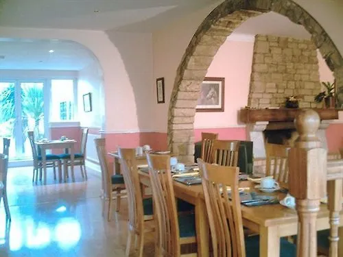 Glenmore House 3* Swords